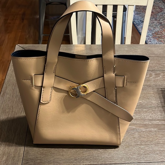 Tory Burch Handbags - Tory Burch Bag